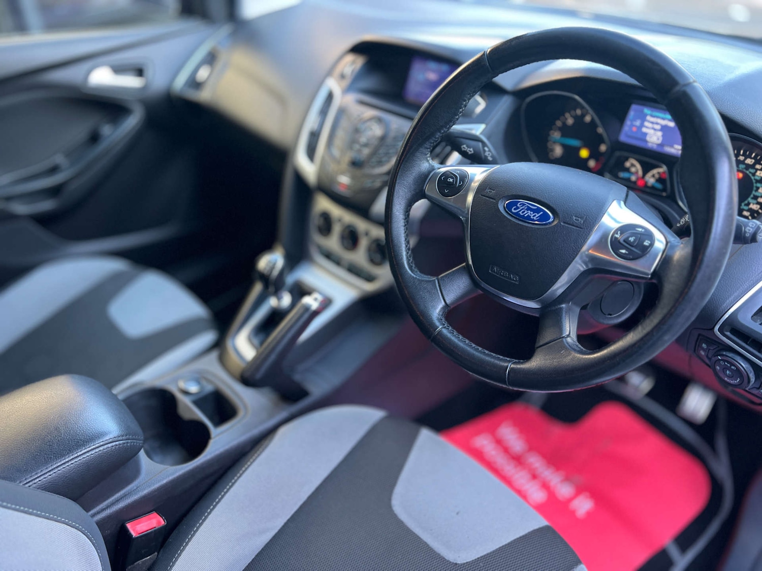 Used Ford Focus 2013 for sale - 76848473: Photo 2