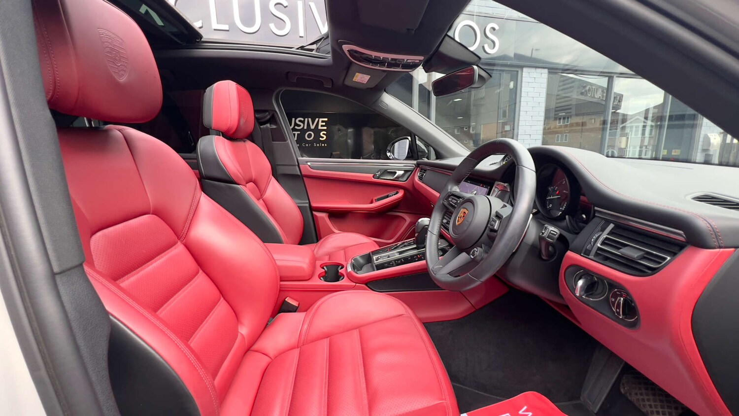 Used Porsche Macan 2023 for sale - 75995198: Photo 32