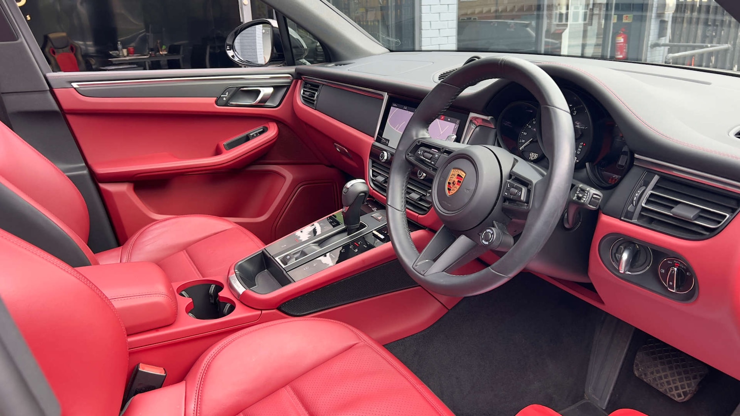 Used Porsche Macan 2023 for sale - 75995198: Photo 34