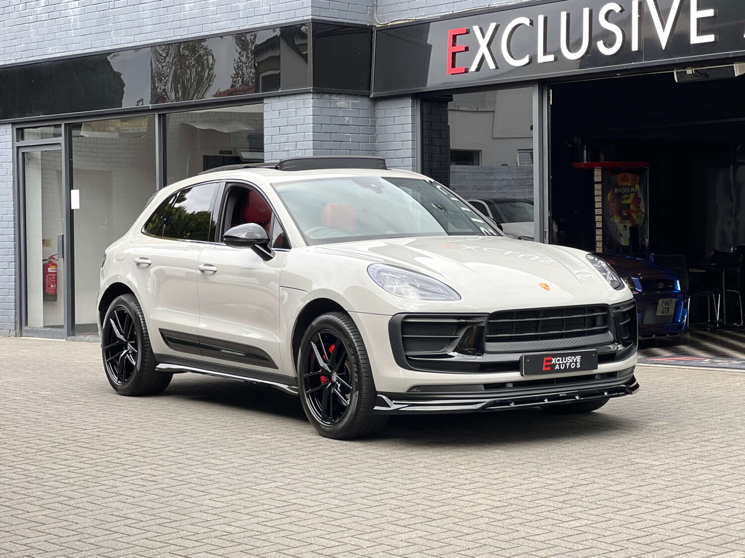 Used Porsche Macan 2023 for sale - 75995198: Photo 54