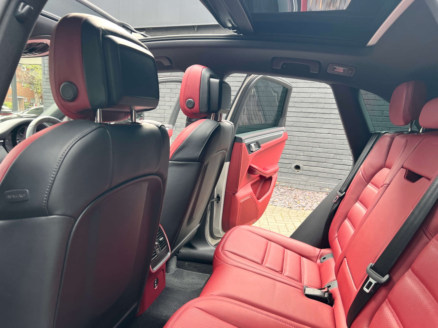 Used Porsche Macan 2023 for sale - 75995198: Photo 9