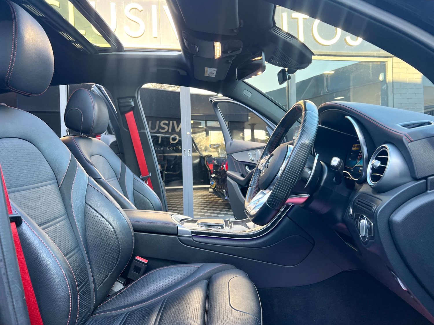 Used Mercedes-Benz GLC 2021 for sale - 76637249: Photo 2