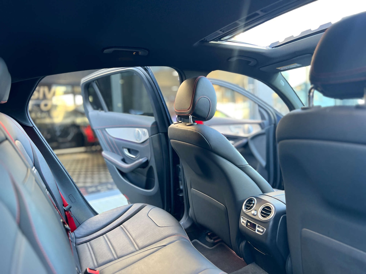 Used Mercedes-Benz GLC 2021 for sale - 76637249: Photo 27