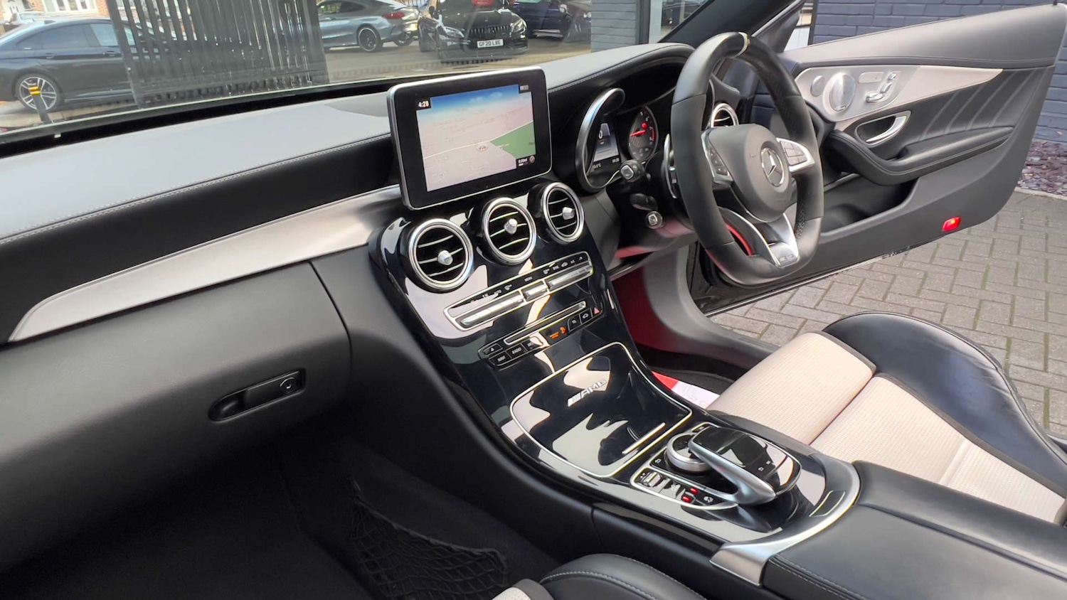 Used Mercedes-Benz C Class 2017 for sale - 76600872: Photo 32