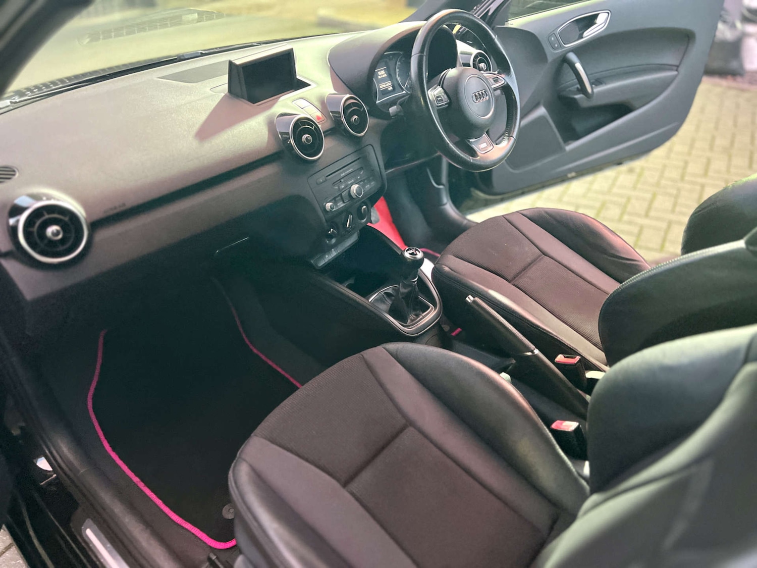 Used Audi A1 2011 for sale - 76765011: Photo 12