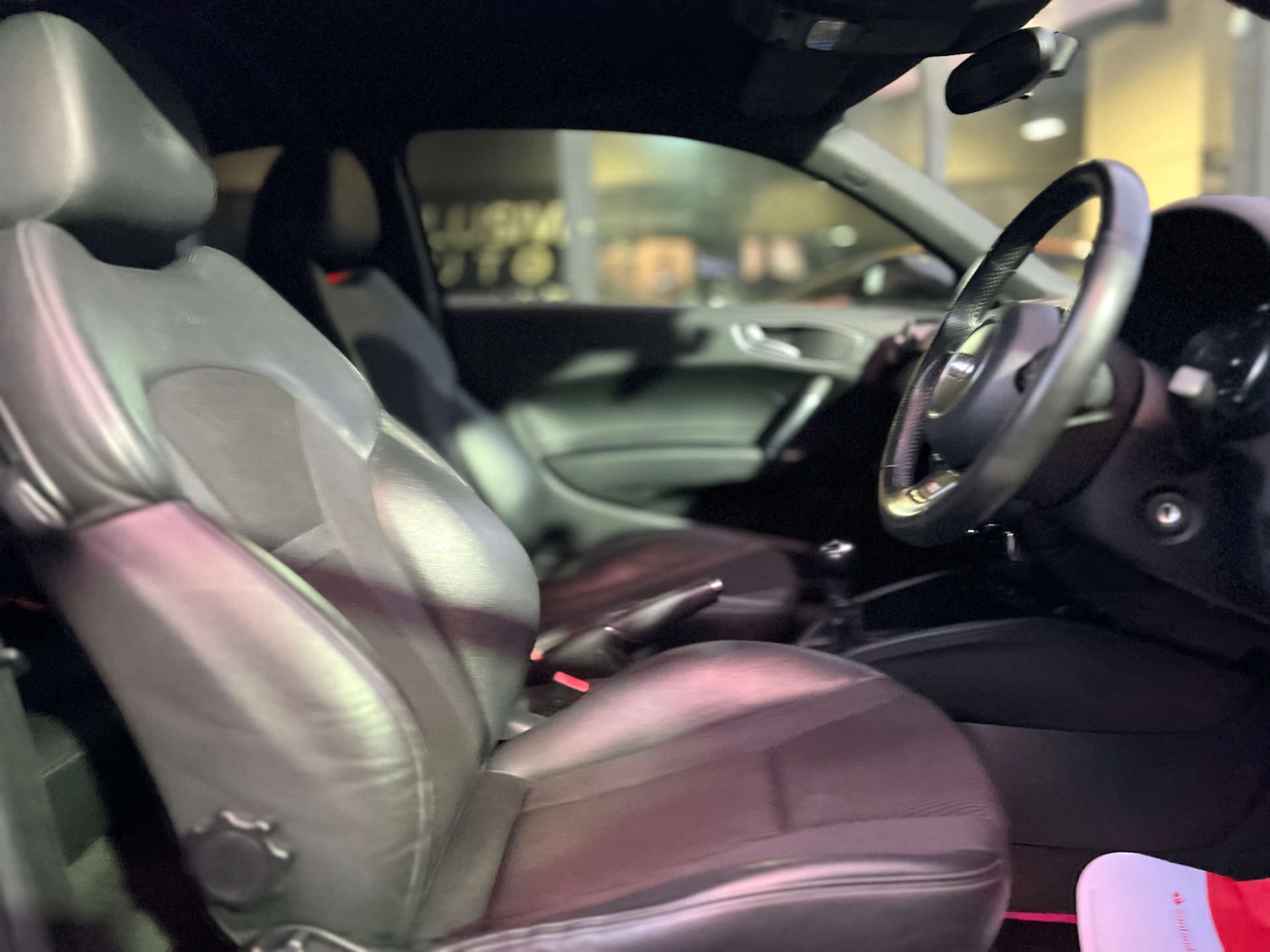 Used Audi A1 2011 for sale - 76765011: Photo 2