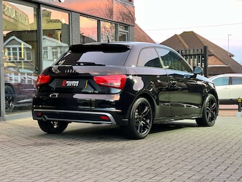 Used Audi A1 2011 for sale - 76765011: Photo