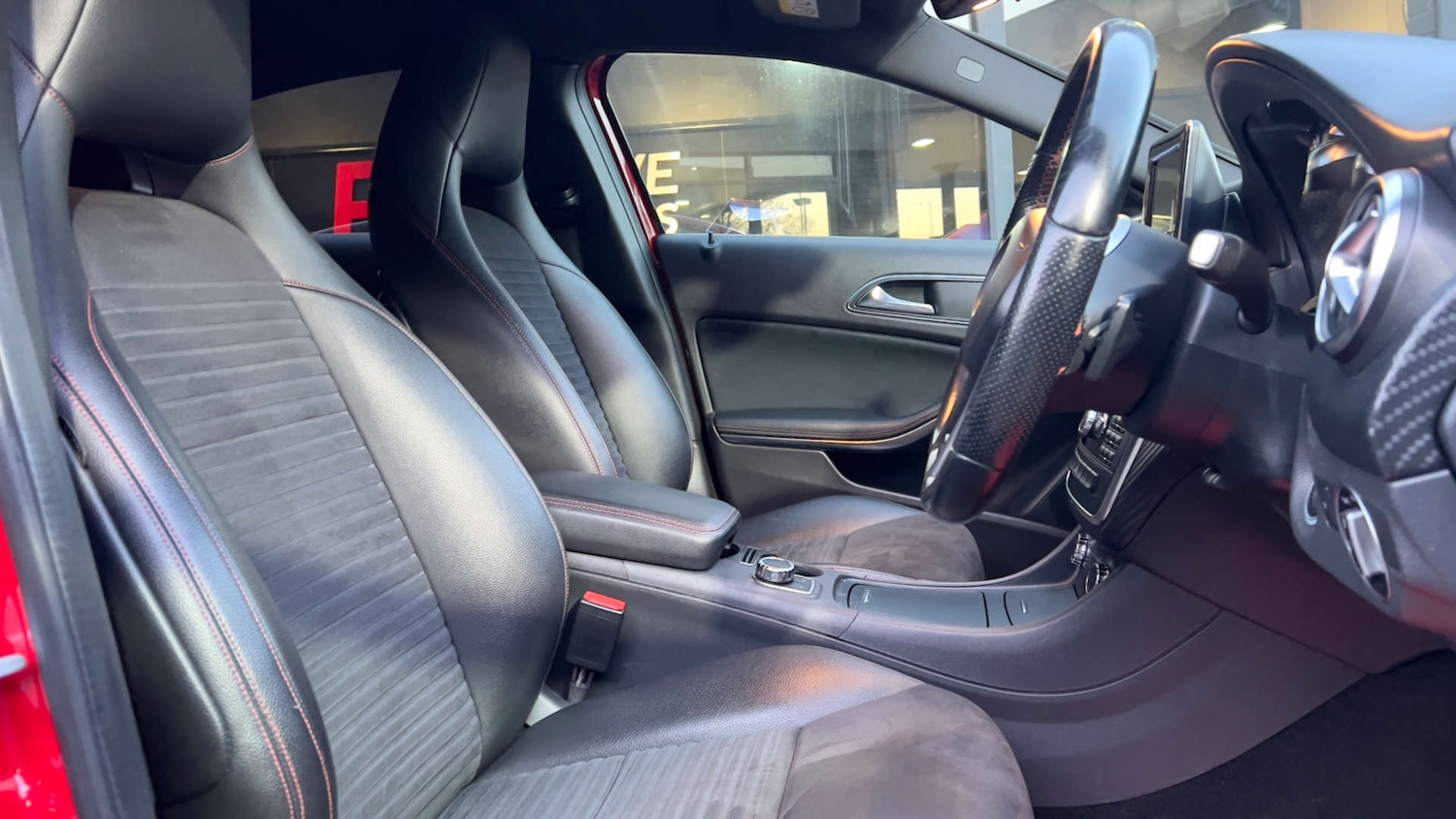 Used Mercedes-Benz A-Class 2013 for sale - 77107844: Photo 2