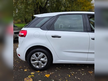 Used Citroen C4 Picasso 2014 for sale - 76472064: Photo