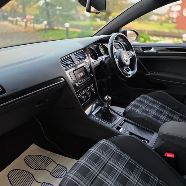 Used Volkswagen Golf 2014 for sale - 76892070: Photo 14