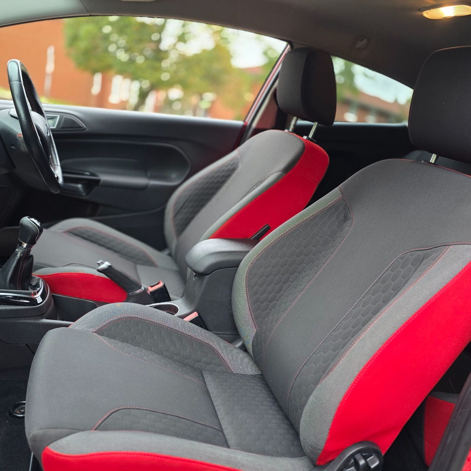 Used Ford Fiesta 2015 for sale - 76257589: Photo 33