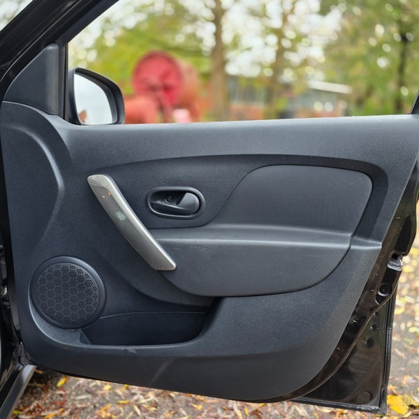 Used Dacia Sandero 2016 for sale - 76910808: Photo 14