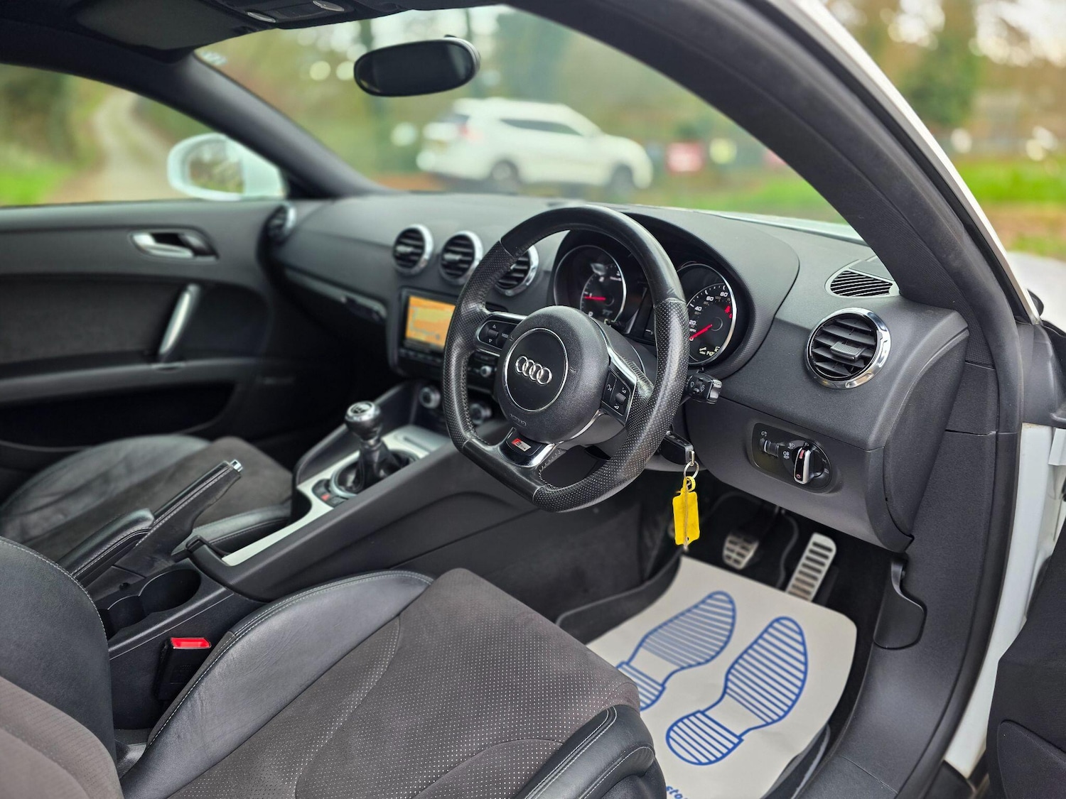 Used Audi TT 2011 for sale - 77935228: Photo 13