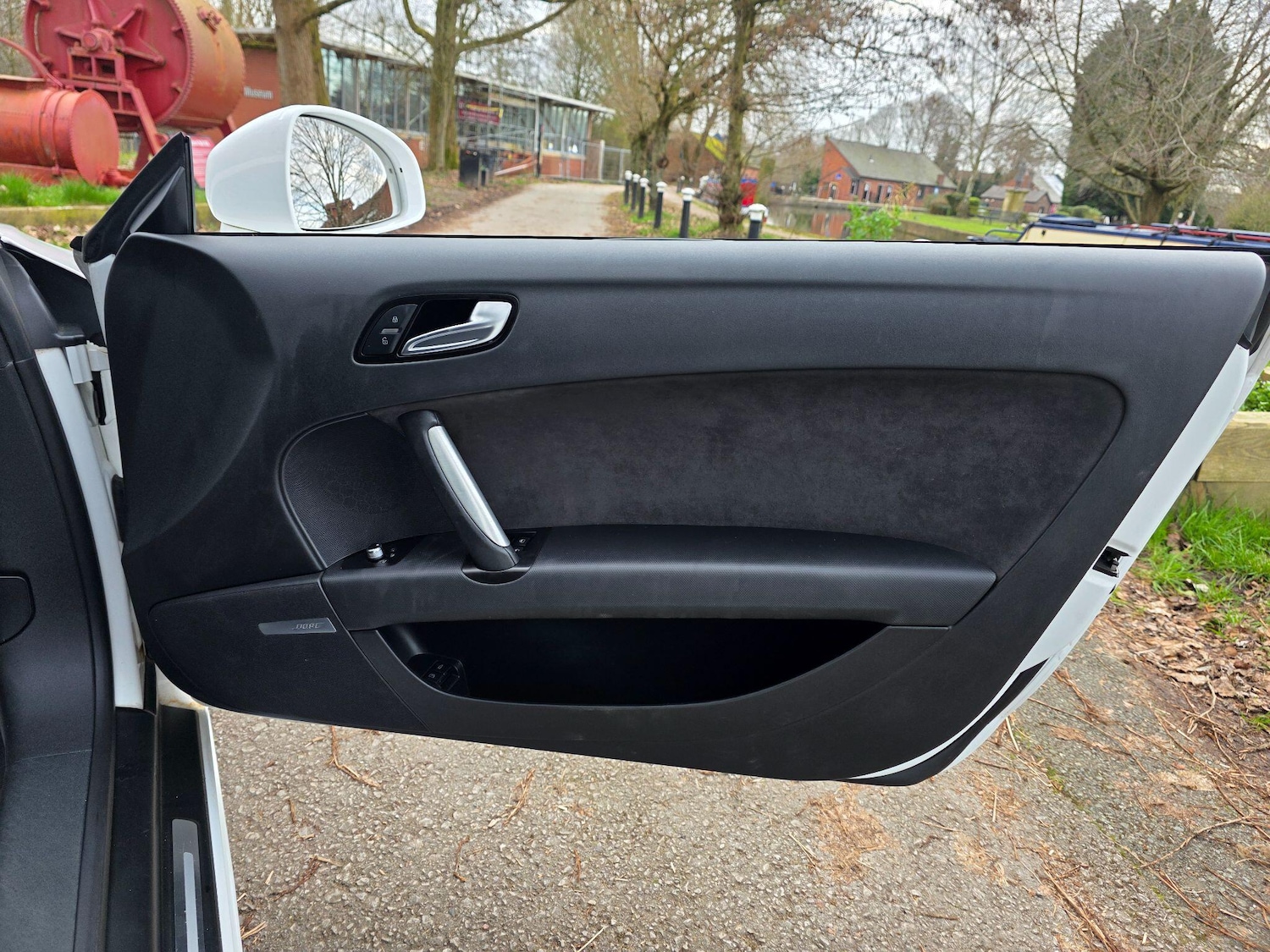 Used Audi TT 2011 for sale - 77935228: Photo 19