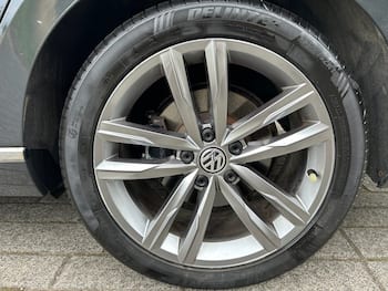 Used Volkswagen Passat 2017 for sale - 79843231: Photo