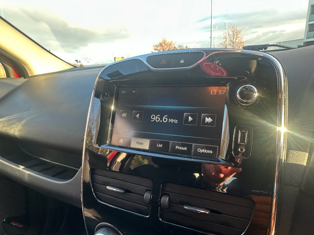 Used Renault Clio 2014 for sale - 76686665: Photo 23