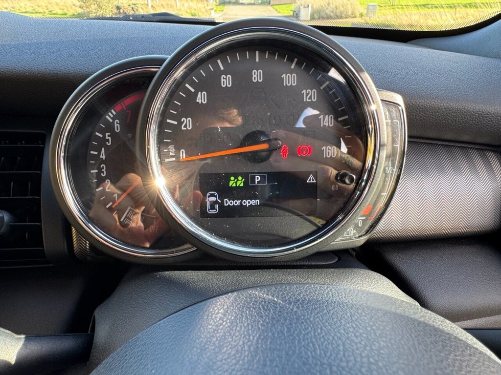 Used MINI Convertible 2019 for sale - 76453974: Photo 23