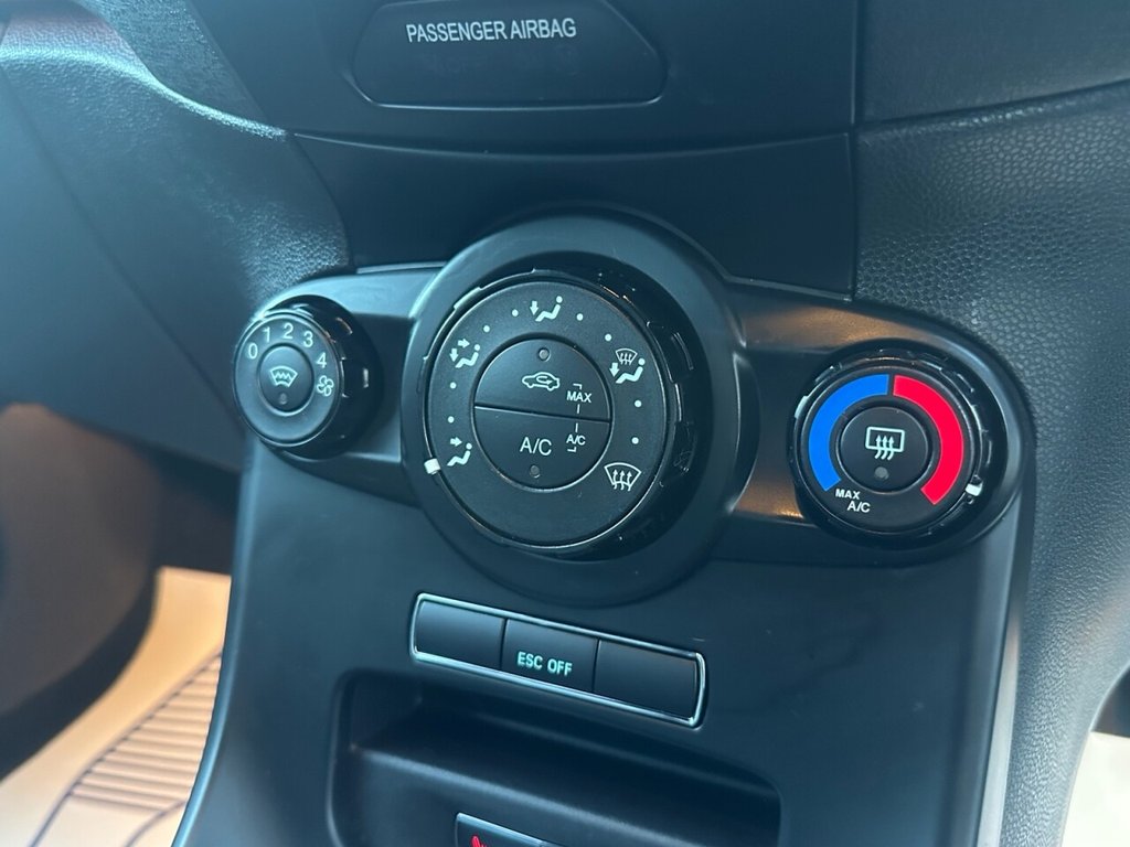 Used Ford Fiesta 2015 for sale - 77313357: Photo 29