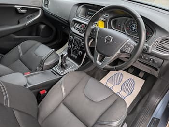 Used Volvo V40 2018 for sale - 79749565: Photo