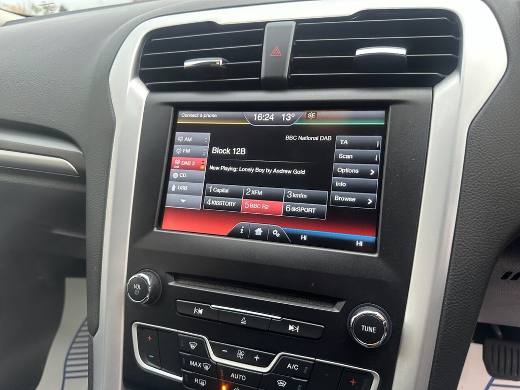 Used Ford Mondeo 2015 for sale - 76496896: Photo 28