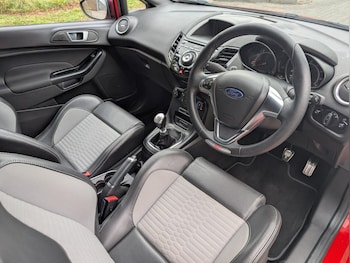 Used Ford Fiesta 2016 for sale - 76092547: Photo 2