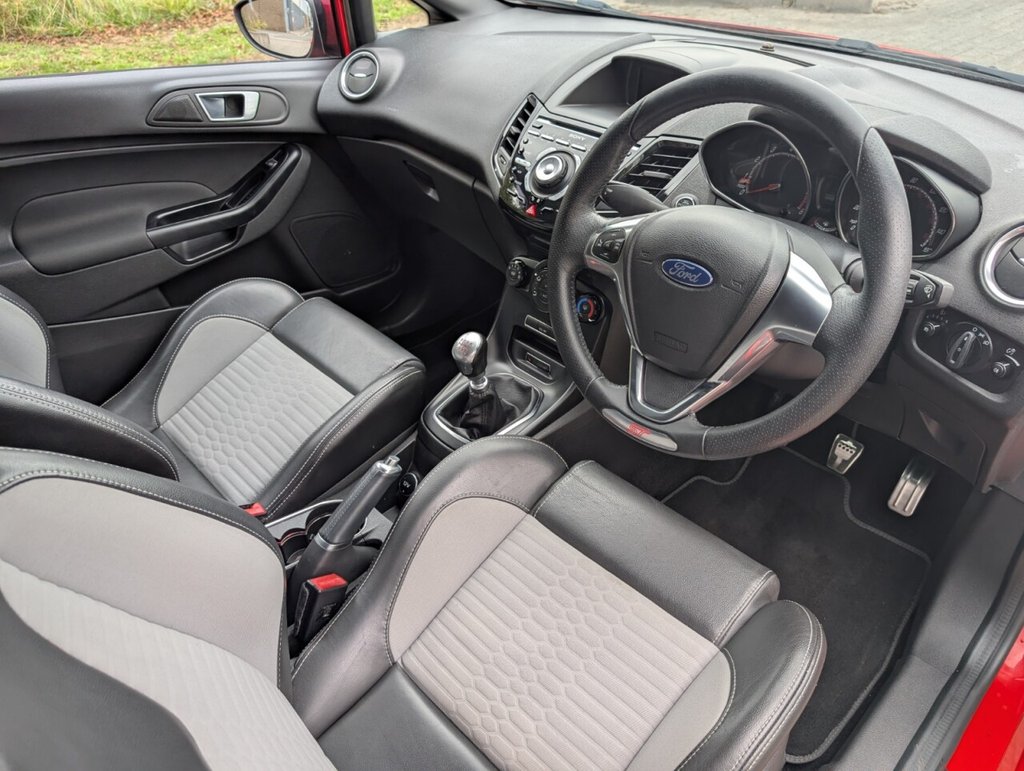 Used Ford Fiesta 2016 for sale - 76092547: Photo 41