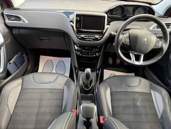 Used Peugeot 2008 2017 for sale - 76386645: Photo