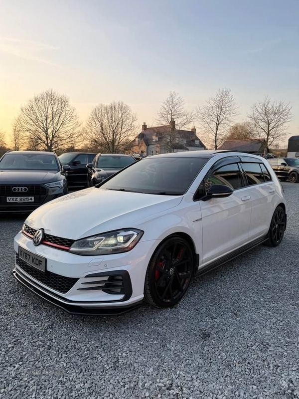 Used Volkswagen Golf 2017 for sale - 78063204: Photo 2