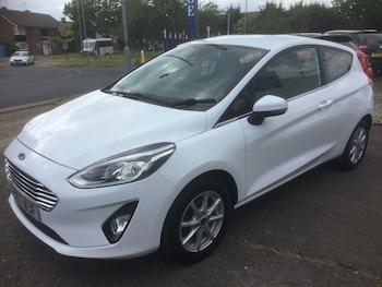 Used Ford Fiesta 2017 for sale - 74606709: Photo