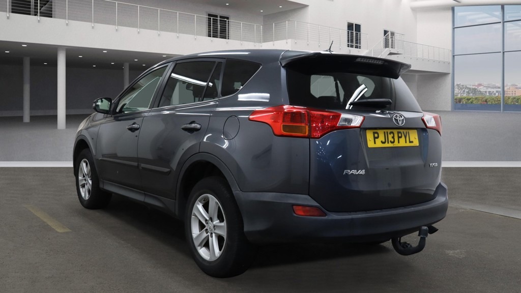 Used Toyota RAV4 2013 for sale - 76126244: Photo 4