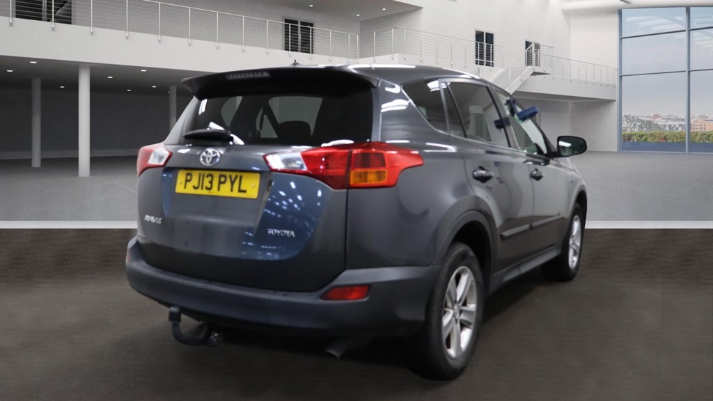 Used Toyota RAV4 2013 for sale - 76126244: Photo 5