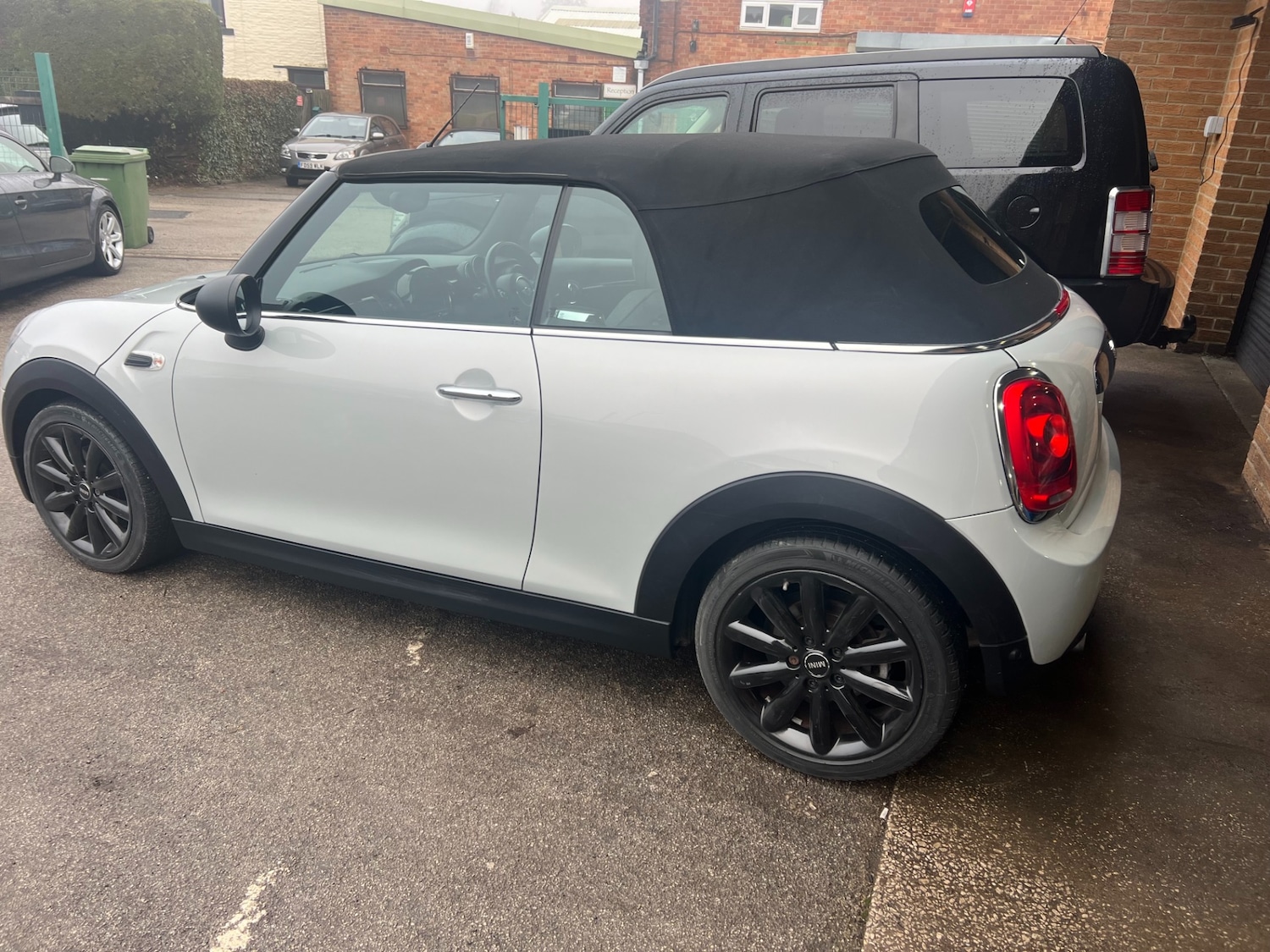 Used MINI Convertible 2017 for sale - 77247430: Photo 4