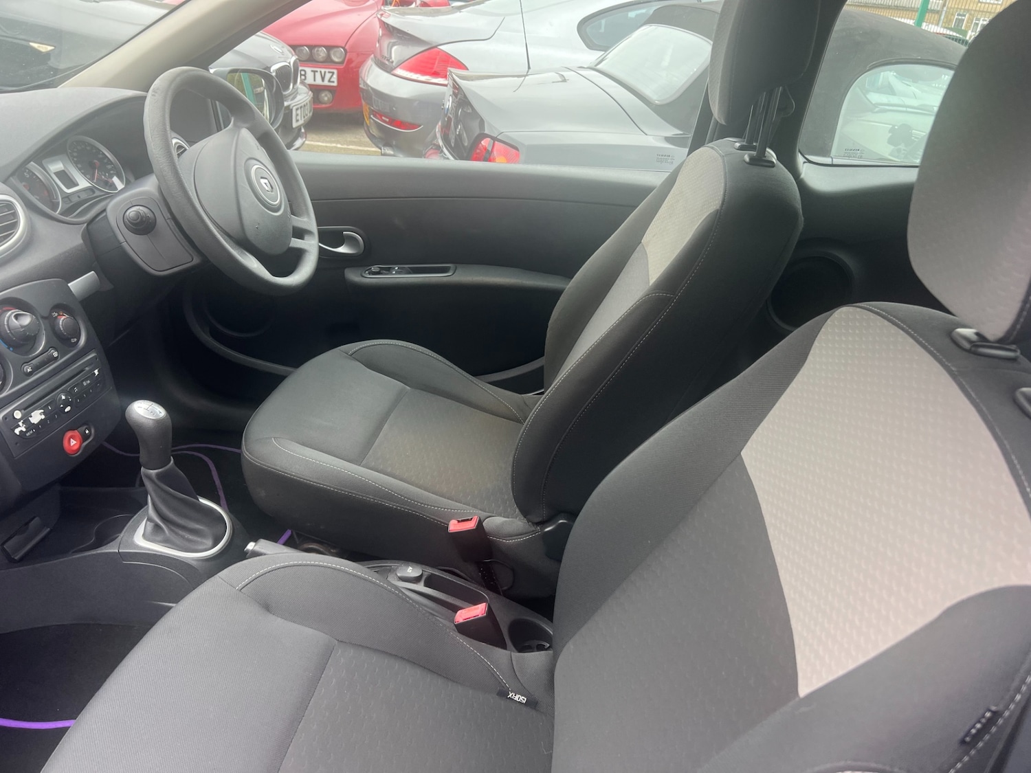 Used Renault Clio 2010 for sale - 77377721: Photo 11