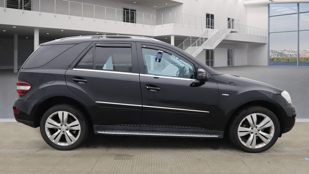 Used Mercedes-Benz M Class 2011 for sale - 76343023: Photo 6