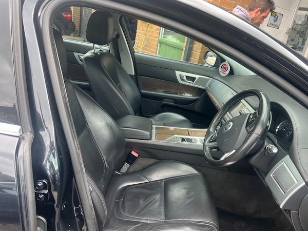 Used Jaguar XF 2011 for sale - 75367127: Photo 16