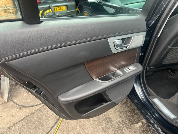 Used Jaguar XF 2011 for sale - 75367127: Photo 7