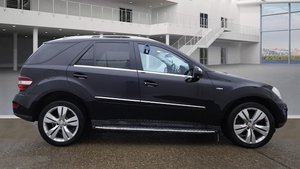 Used Mercedes-Benz M-Class 2010 for sale - 76231983: Photo 6