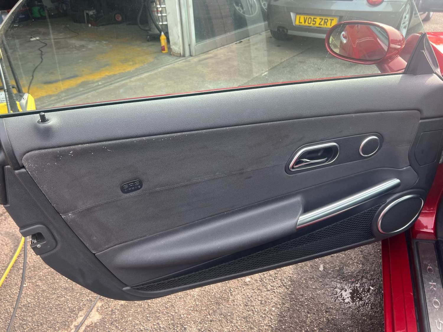 Used Chrysler Crossfire 2005 for sale - 76076130: Photo 12