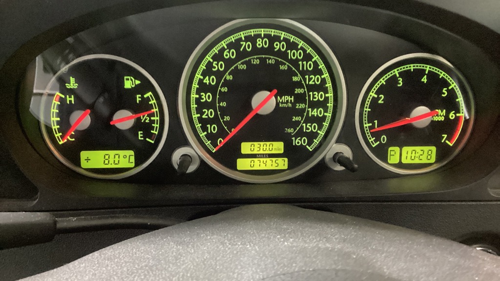 Used Chrysler Crossfire 2005 for sale - 76076130: Photo 5