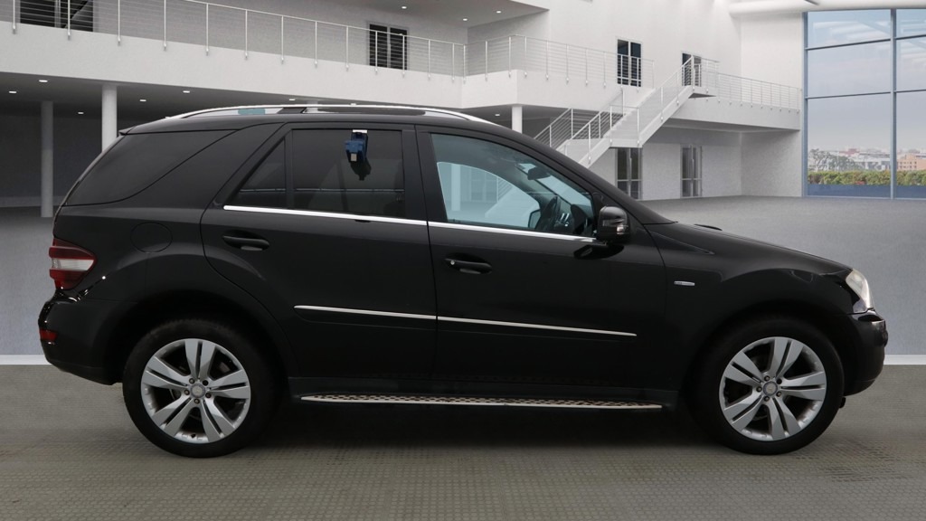 Used Mercedes-Benz M Class 2011 for sale - 76611216: Photo 6