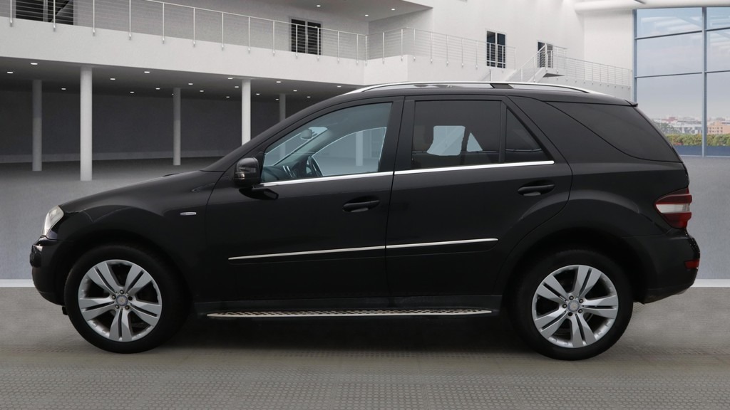 Used Mercedes-Benz M Class 2011 for sale - 76611216: Photo 7