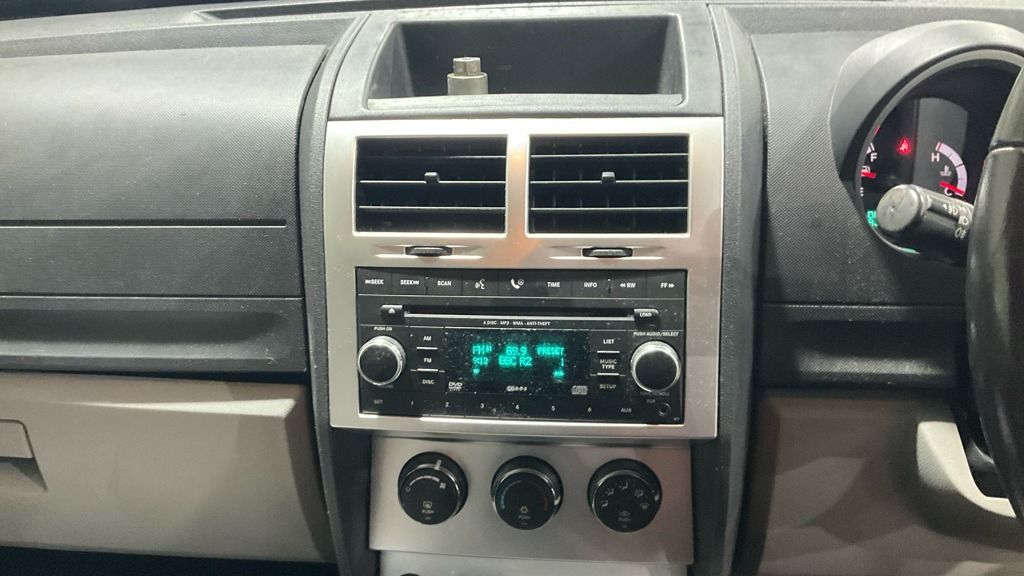 Used Dodge Nitro 2008 for sale - 76707391: Photo 11