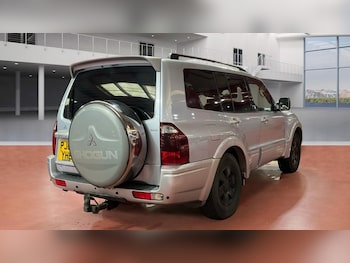 Used Mitsubishi Shogun 2004 for sale - 75469908: Photo