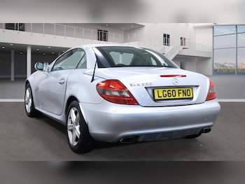 Used Mercedes-Benz SLK 2010 for sale - 76476317: Photo