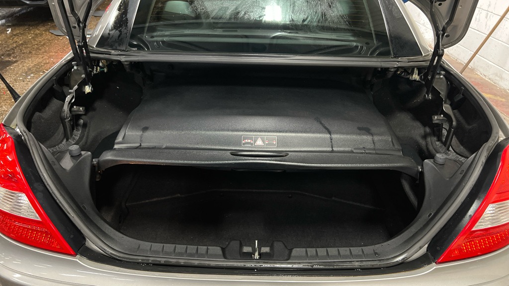 Used Mercedes-Benz SLK 2006 for sale - 76401862: Photo 9