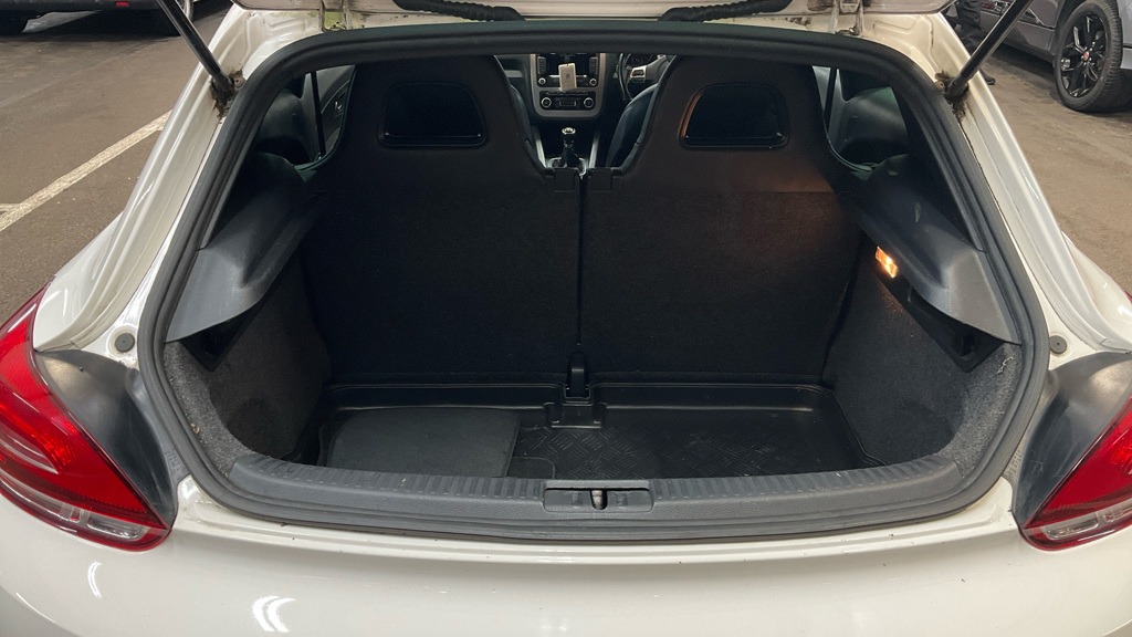 Used Volkswagen Scirocco 2012 for sale - 76206120: Photo 9