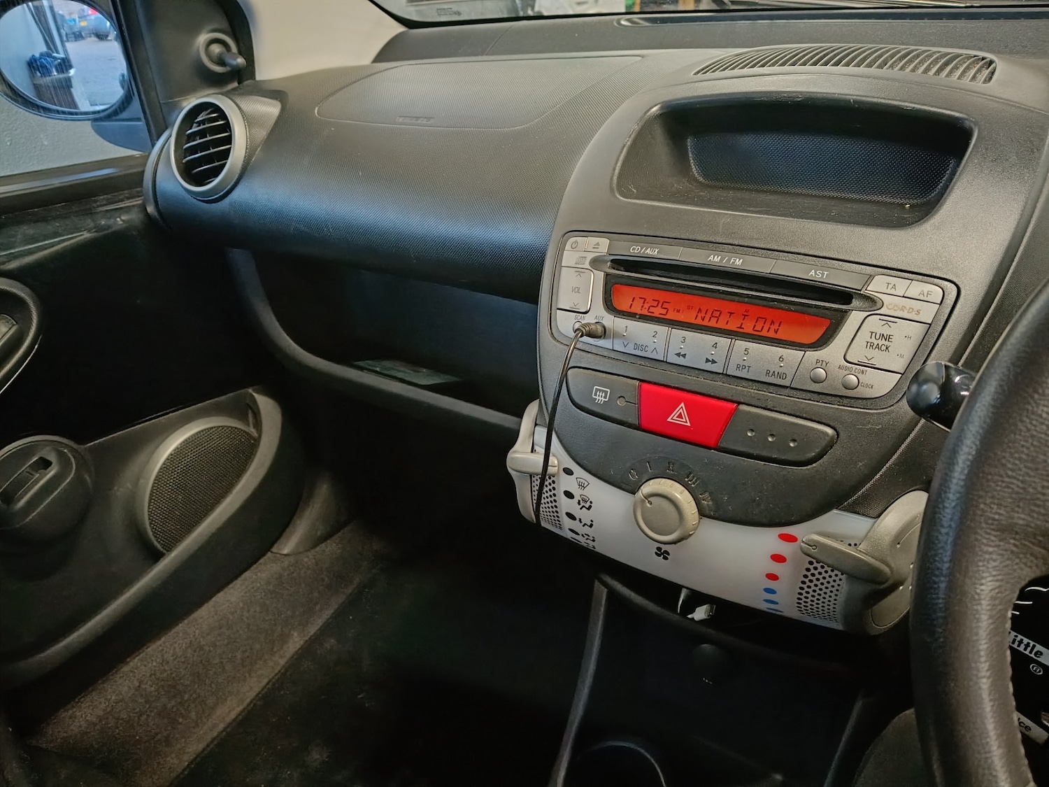 Used Toyota AYGO 2014 for sale - 77881200: Photo 31