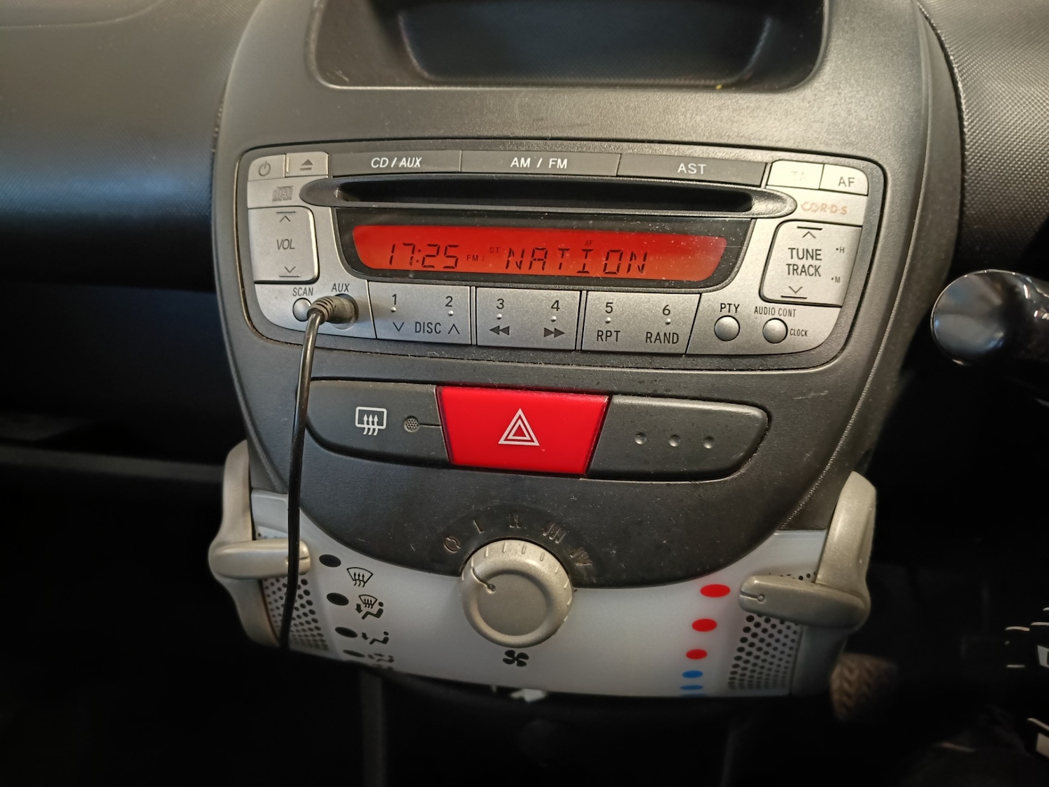 Used Toyota AYGO 2014 for sale - 77881200: Photo 32