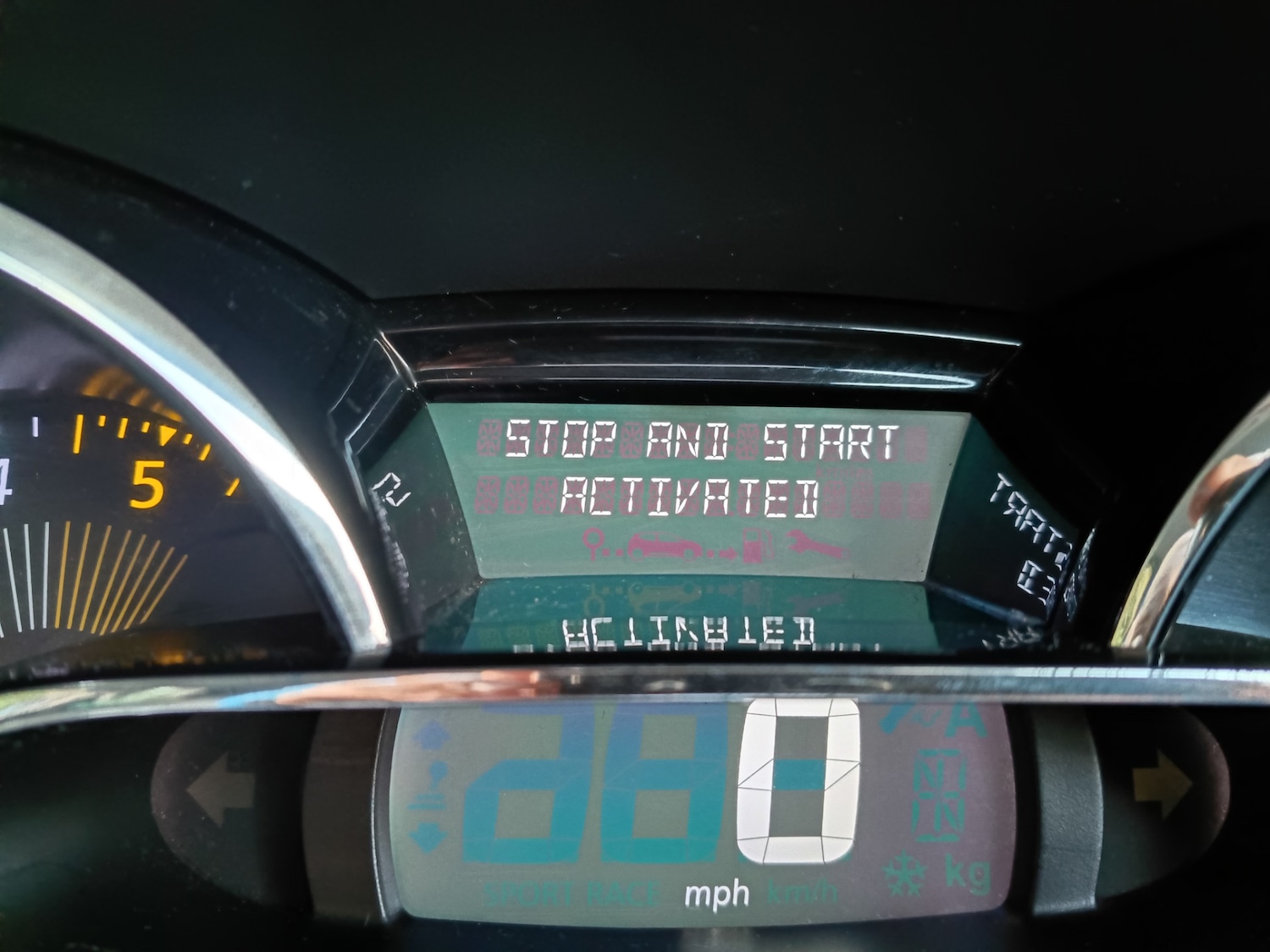 Used Renault Clio 2014 for sale - 77450068: Photo 28