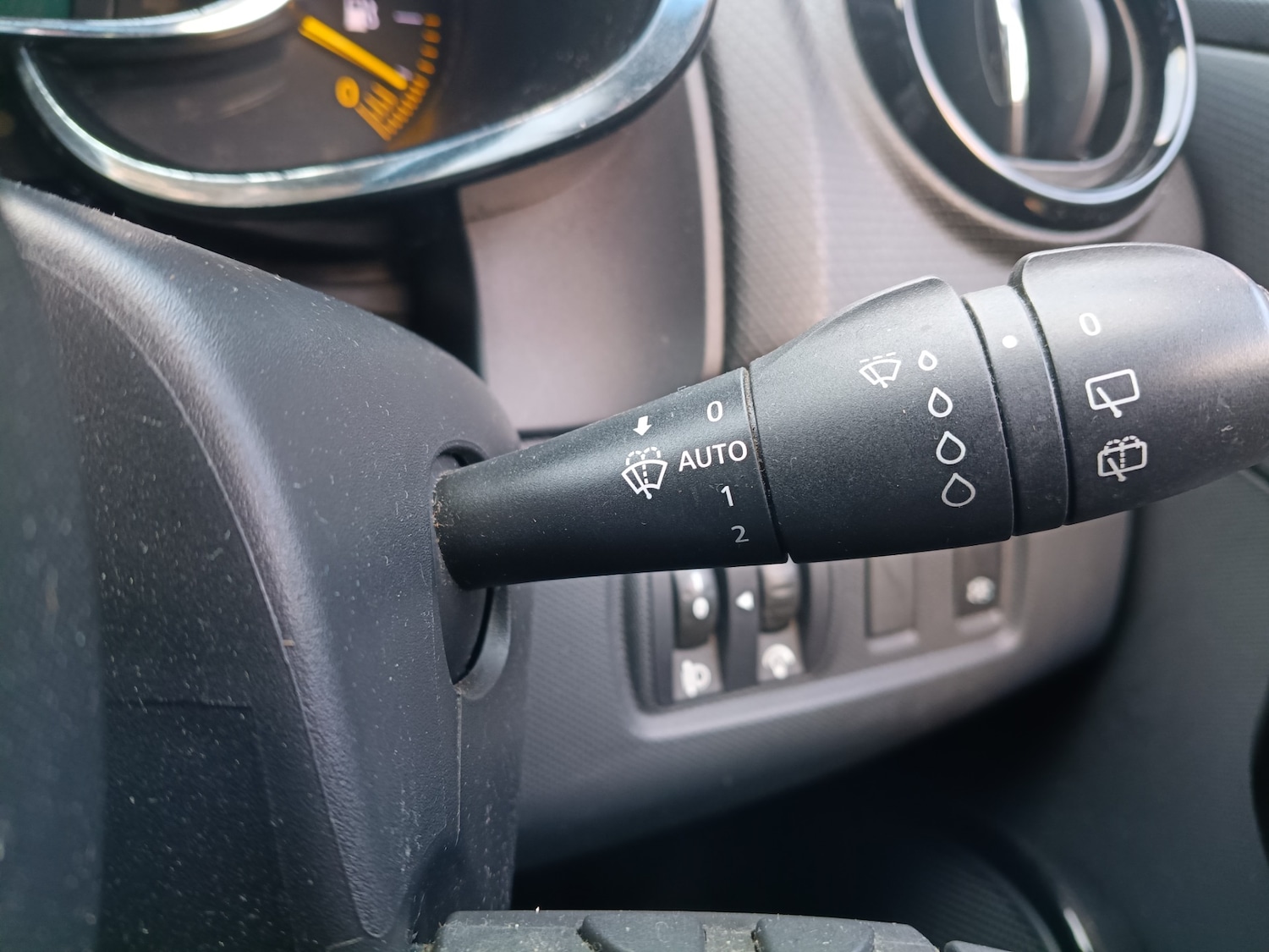 Used Renault Clio 2014 for sale - 77450068: Photo 35